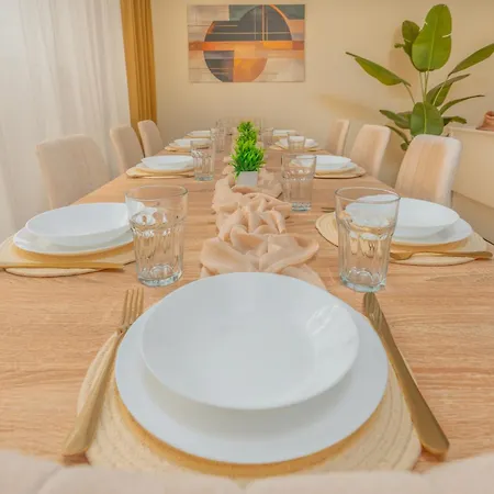 Bis 10 Personen - 106 Qm Design-apartment, Lage, 1x Free Parking Appartement