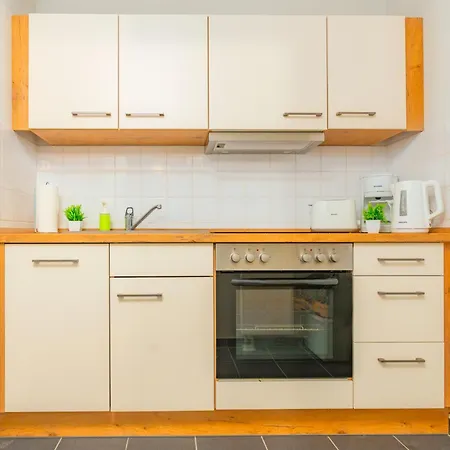 Bis 10 Personen - 106 Qm Design-apartment, Lage, 1x Free Parking *