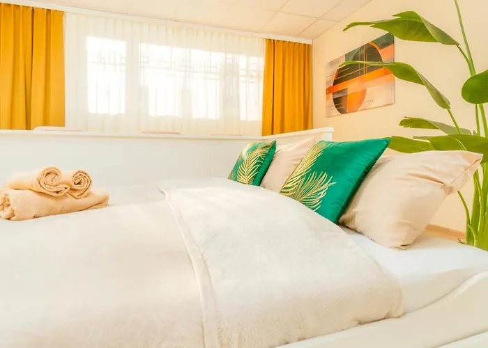 Bis 10 Personen - 106 Qm Design-apartment, Lage, Mit Parkplatz * Дрезден